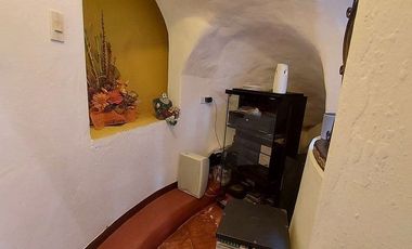 Vendo casa amplia sector calle Roma con área verde se acepta departamentos como parte de pago ideal para inversionistas