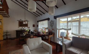 Vendo casa amplia sector calle Roma con área verde se acepta departamentos como parte de pago ideal para inversionistas