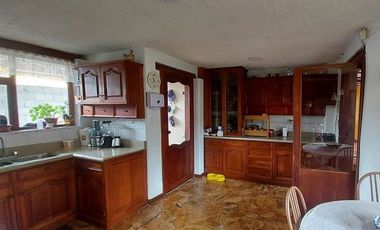 Vendo casa amplia sector calle Roma con área verde se acepta departamentos como parte de pago ideal para inversionistas