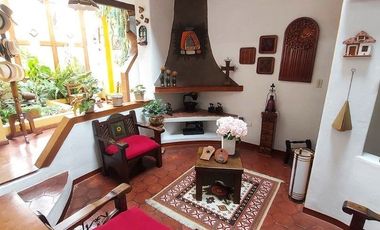 Vendo casa amplia sector calle Roma con área verde se acepta departamentos como parte de pago ideal para inversionistas