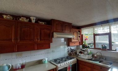 Vendo casa amplia sector calle Roma con área verde se acepta departamentos como parte de pago ideal para inversionistas