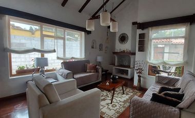 Vendo casa amplia sector calle Roma con área verde se acepta departamentos como parte de pago ideal para inversionistas