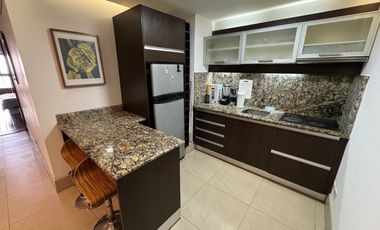 En alquiler suite full amoblada en Edif. San Francisco 300 en Guayaquil