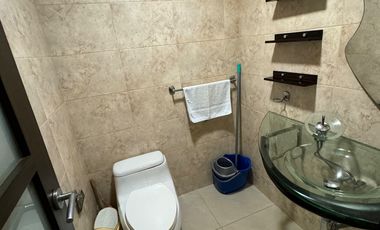 En alquiler suite full amoblada en Edif. San Francisco 300 en Guayaquil