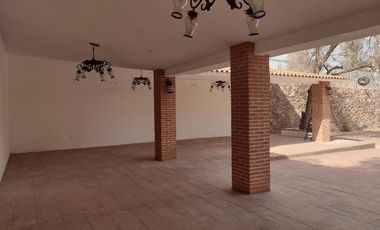 TERRENO EN VENTA, LA FLORIDA, SAN LUIS POTOSÍ, CUENTA CON  CONSTRUCCIÓN PARA DISFRUTARSE EN FESTEJOS, REUNIONES FAMILIARES O DE FIN DE SEMANA