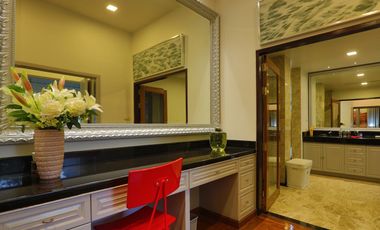 Luxurious 3 Bed Thai Bali Designer Pool Villa for rent