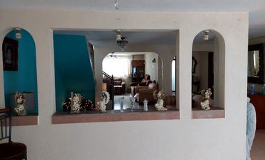 CASA MUY AMPLIA CON TERRENO AMPLIO DE 260M2