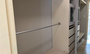 VENTA DE MUY LINDA CASA EN LOS PARQUES CERCA DEL SHOPPING DE LOS CEIBOSVenta de hermosa casa en Los Parques,  sector de Los Ceibos