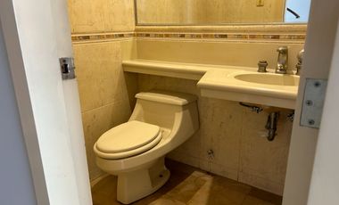 VENTA DE MUY LINDA CASA EN LOS PARQUES CERCA DEL SHOPPING DE LOS CEIBOSVenta de hermosa casa en Los Parques,  sector de Los Ceibos