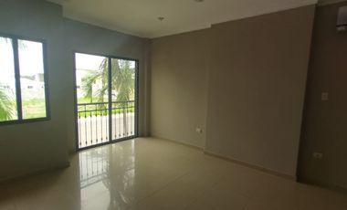 SE ALQUILA CASA EN PORTON DEL RIO