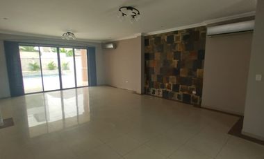 SE ALQUILA CASA EN PORTON DEL RIO