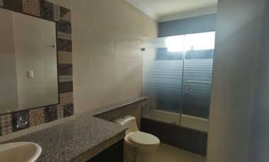 SE ALQUILA CASA EN PORTON DEL RIO