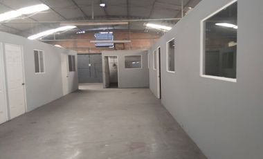 Vendo Bodega de Uso Mixto en Lomas de Casa blanca Querétaro