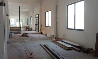 Centro Gastronómico, con Restaurantes en Iratzio con Terreno para estacionamiento, mas de 80 Vehículos.