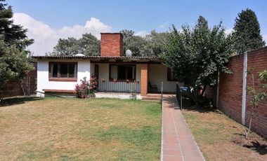Casa en VENTA…  Santa María La Magdalena Ocotitlán, Zona Residencial de Metepec