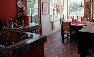 Casa en VENTA…  Santa María La Magdalena Ocotitlán, Zona Residencial de Metepec
