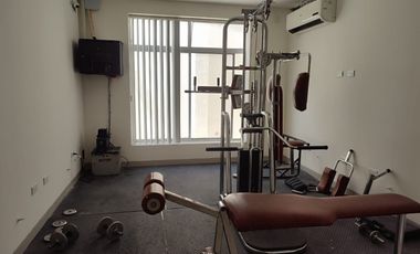 Departamento amoblado de alquiler en Urdesa Central, 1 parqueo, área social