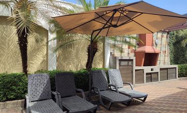 Departamento amoblado de alquiler en Urdesa Central, 1 parqueo, área social