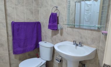 Departamento amoblado de alquiler en Urdesa Central, 1 parqueo, área social