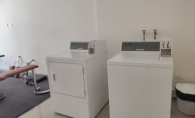 Departamento amoblado de alquiler en Urdesa Central, 1 parqueo, área social