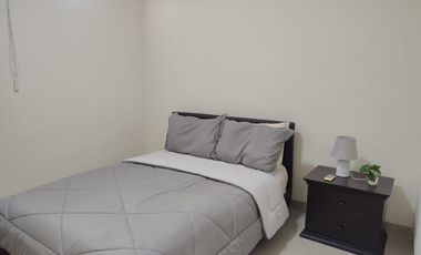 Departamento amoblado de alquiler en Urdesa Central, 1 parqueo, área social