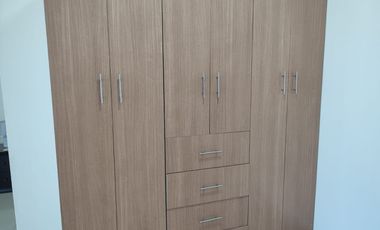 Departamento amoblado de alquiler en Urdesa Central, 1 parqueo, área social