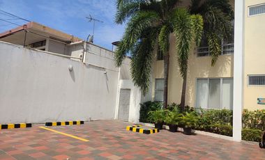 Departamento amoblado de alquiler en Urdesa Central, 1 parqueo, área social