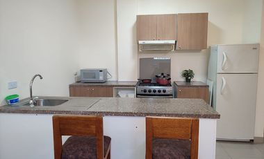 Departamento amoblado de alquiler en Urdesa Central, 1 parqueo, área social