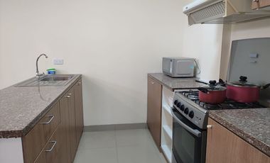 Departamento amoblado de alquiler en Urdesa Central, 1 parqueo, área social