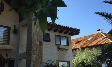 HERMOSA CASA EN VENTA BOSQUES DE MONTEMAR LAS BELLOTAS UF 18,900