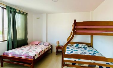 VENDO CASA DE DOS PISOS CON SALIDA AL MAR EN URBANIZACION PRIVADA