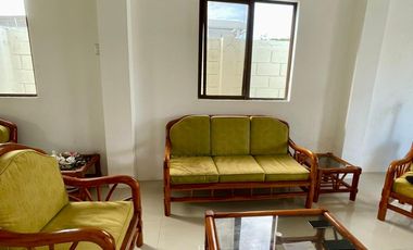 VENDO CASA DE DOS PISOS CON SALIDA AL MAR EN URBANIZACION PRIVADA