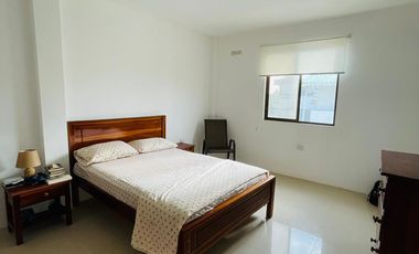 VENDO CASA DE DOS PISOS CON SALIDA AL MAR EN URBANIZACION PRIVADA