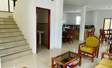 VENDO CASA DE DOS PISOS CON SALIDA AL MAR EN URBANIZACION PRIVADA