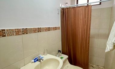 VENDO CASA DE DOS PISOS CON SALIDA AL MAR EN URBANIZACION PRIVADA