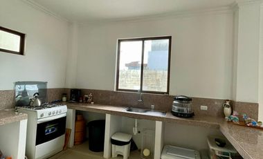 VENDO CASA DE DOS PISOS CON SALIDA AL MAR EN URBANIZACION PRIVADA