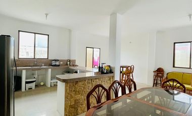 VENDO CASA DE DOS PISOS CON SALIDA AL MAR EN URBANIZACION PRIVADA