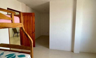 VENDO CASA DE DOS PISOS CON SALIDA AL MAR EN URBANIZACION PRIVADA