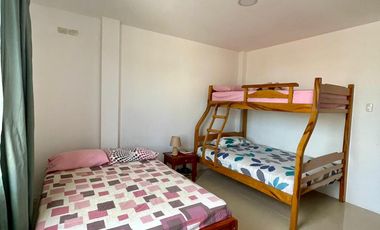 VENDO CASA DE DOS PISOS CON SALIDA AL MAR EN URBANIZACION PRIVADA