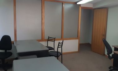 Venta de  amplia y céntrica oficina  con vista a la bahía | Calle Blanco - Valparaiso