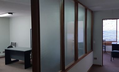 Venta de  amplia y céntrica oficina  con vista a la bahía | Calle Blanco - Valparaiso