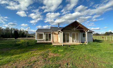 En Venta acogedora casa en parcela con excelente conexión en Paillaco, Región de Los Ríos.