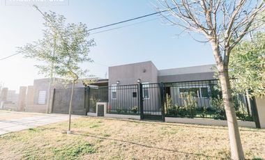 Hermosa casa en venta! Barrio Novaterra.