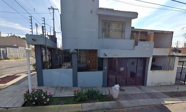 Casa en Col. Magisterial Mirador de San Isidro Zapopan Jalisco Remate Bancario