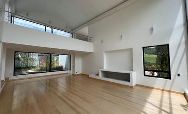VENTA HERMOSA CASA LA CALERA CUNDINAMARCA COLOMBIA.