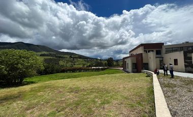 VENTA HERMOSA CASA LA CALERA CUNDINAMARCA COLOMBIA.