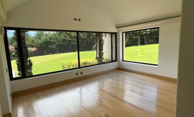 VENTA HERMOSA CASA LA CALERA CUNDINAMARCA COLOMBIA.