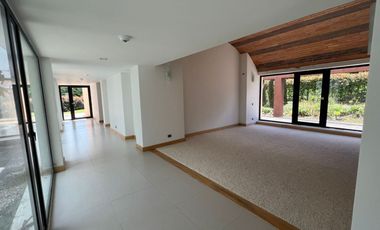 VENTA HERMOSA CASA LA CALERA CUNDINAMARCA COLOMBIA.