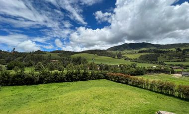 VENTA HERMOSA CASA LA CALERA CUNDINAMARCA COLOMBIA.