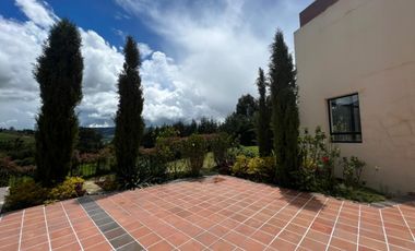VENTA HERMOSA CASA LA CALERA CUNDINAMARCA COLOMBIA.